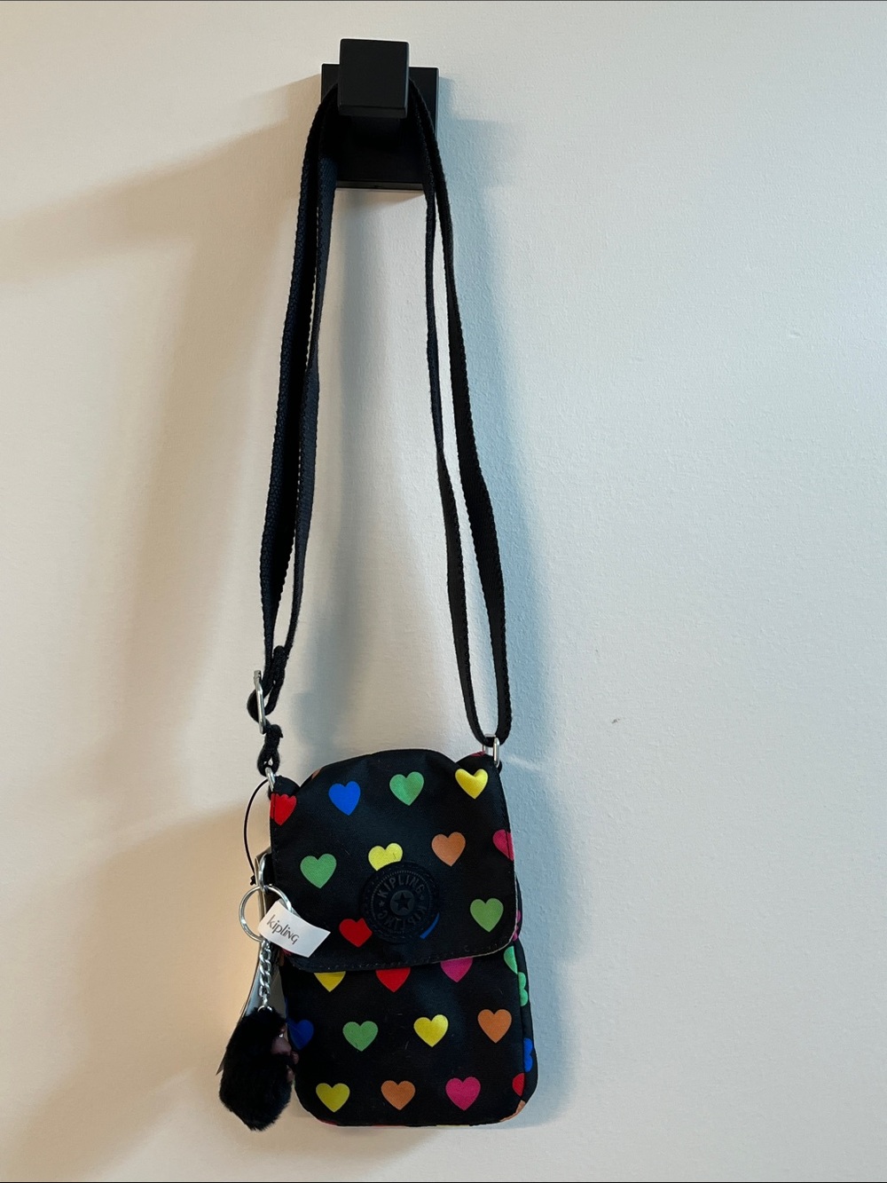 Kipling Wild Hearts Crossbody Black with Rainbow Heart Print Monkey Keychain NWT - Picture 8 of 10